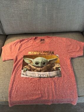 The Mandalorian Baby Yoda Graphic Tee - Heather Red